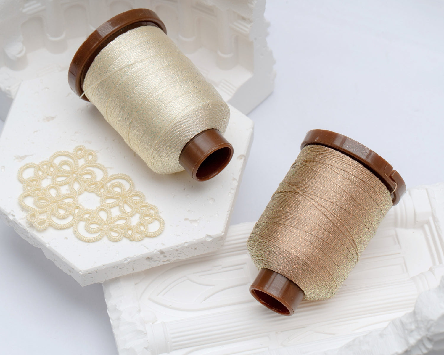 Macaroon Lace Metallic Thread